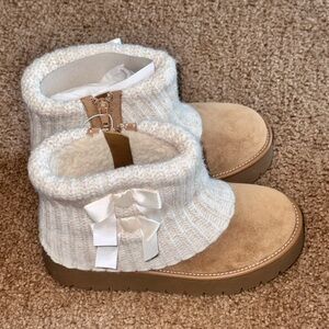 Art Class Cream Knit Bow Kids Boots